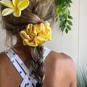 Yellow Scrunchies Set